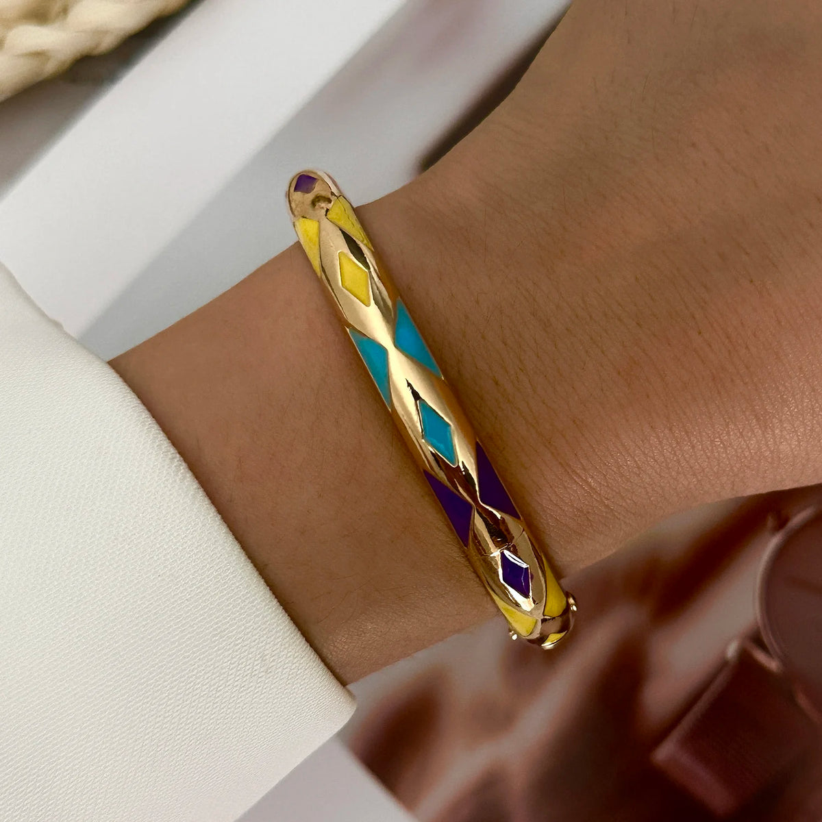 Jonc Cloisonné Fleurs Colorées – Style Doré