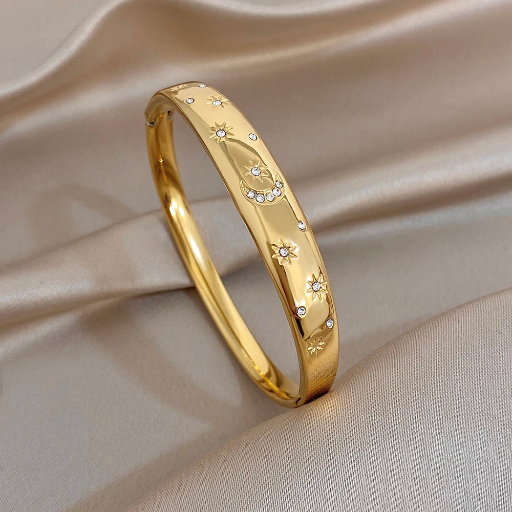 Jonc Manchette Fleur Zircon – Acier Inoxydable Doré