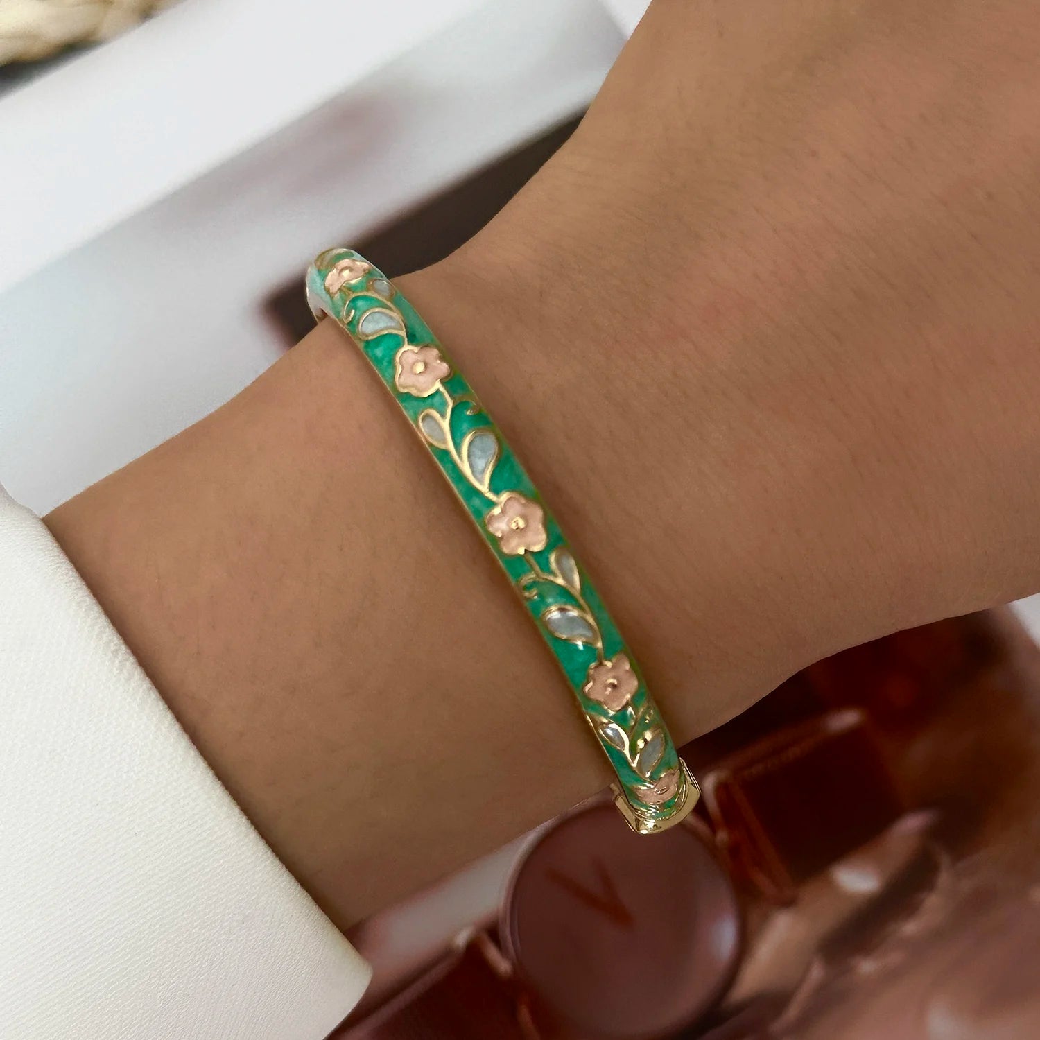 Jonc Cloisonné Fleurs Colorées – Style Doré