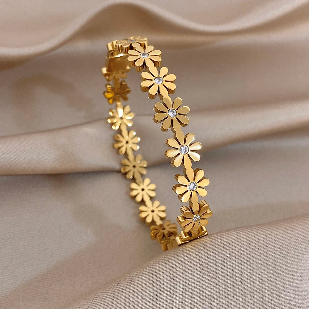 Jonc Manchette Fleur Zircon – Acier Inoxydable Doré